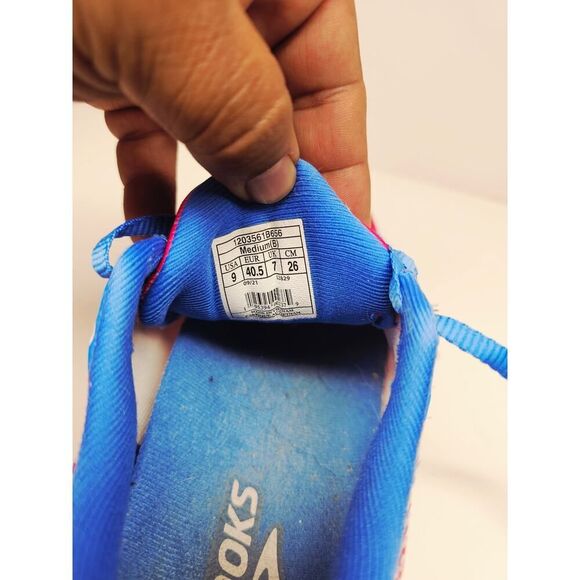 Brooks Women 9 Comfy footwear - Picture 3 of 8